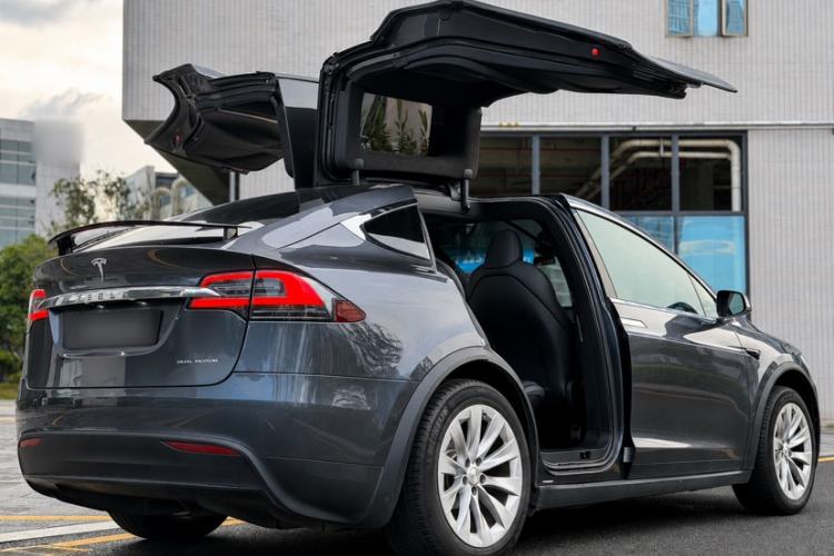 Used Tesla Model X 2019 Long-Range Version Exterior 6