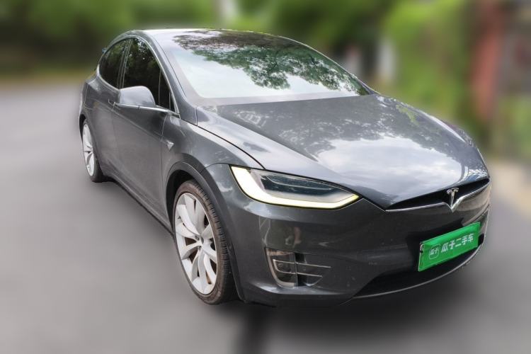 Used Tesla Model X 2019 Long-Range Version Front Right 45 Deg
