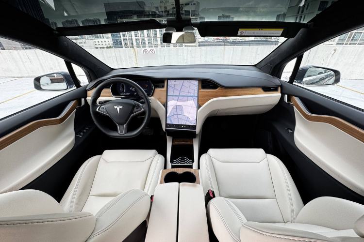 Used Tesla Model X 2019 Long-Range Version Interior 1