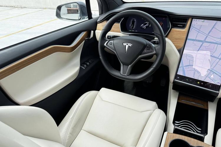 Used Tesla Model X 2019 Long-Range Version Interior 2