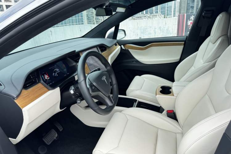 Used Tesla Model X 2019 Long-Range Version Interior 3