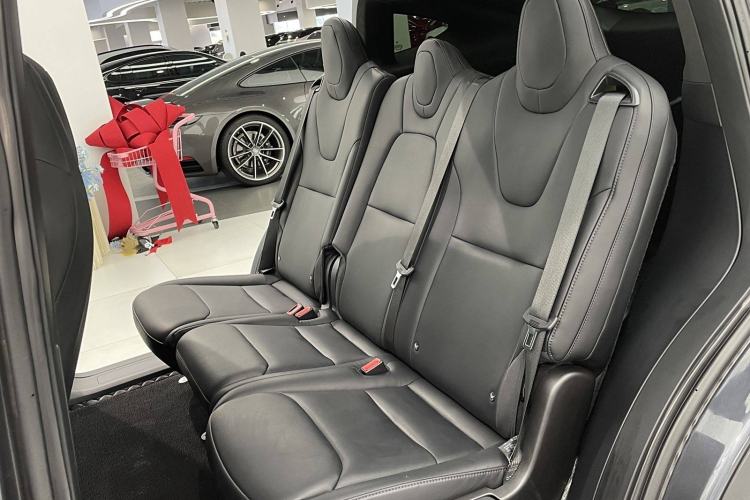 Used Tesla Model X 2019 Long-Range Version Interior 4