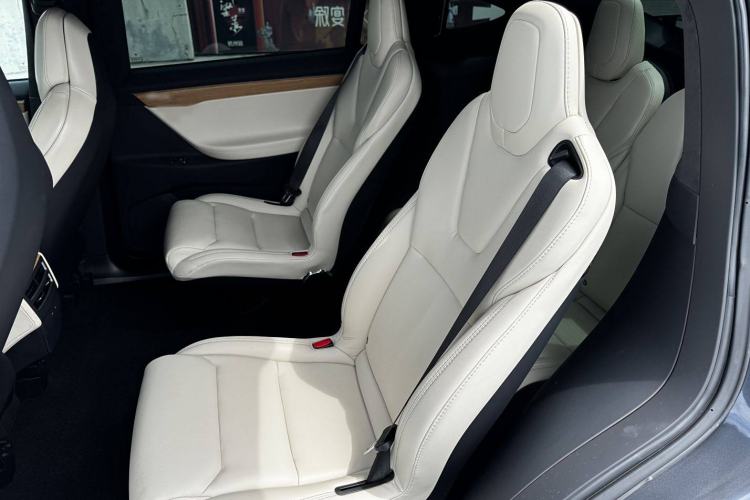 Used Tesla Model X 2019 Long-Range Version Interior 4