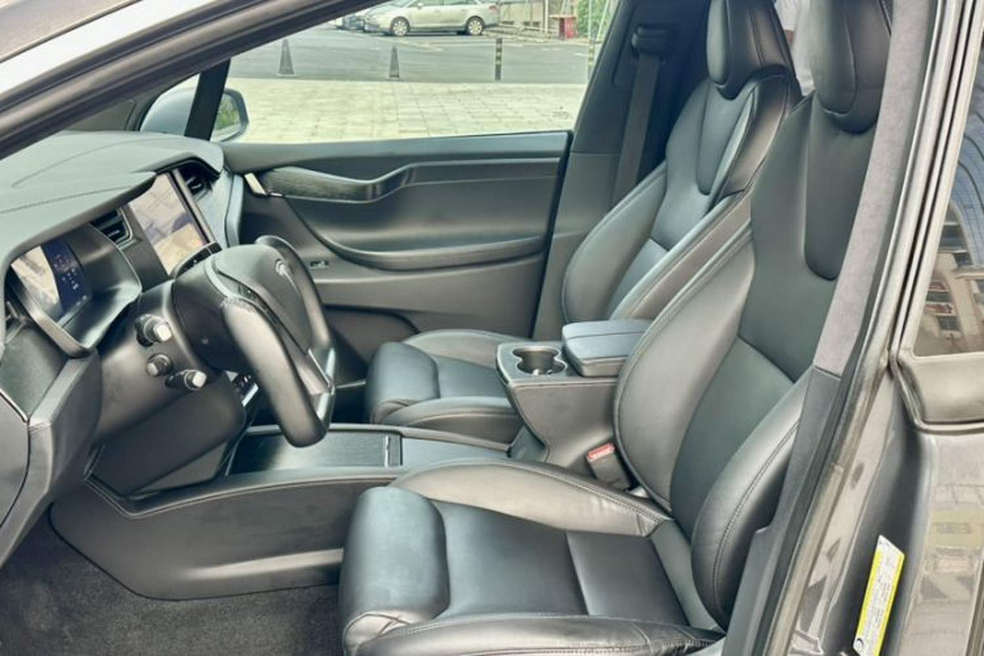 Used Tesla Model X 2019 Long-Range Version Interior 4