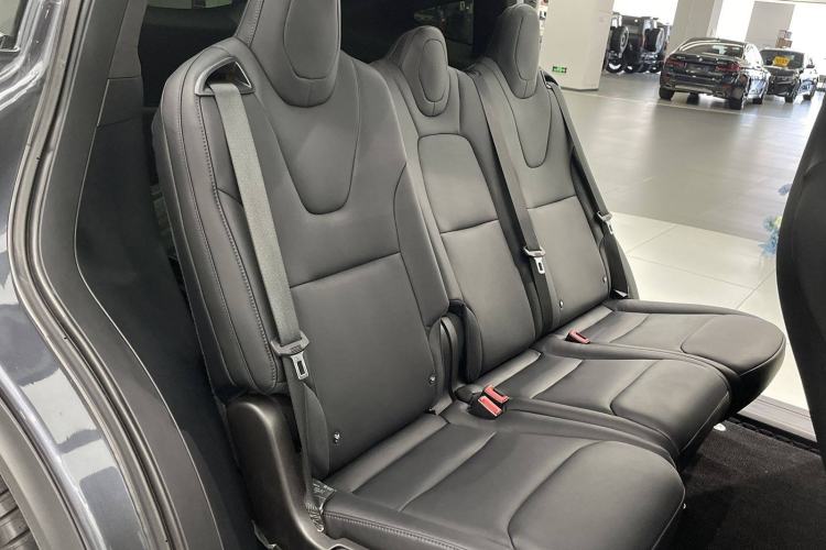 Used Tesla Model X 2019 Long-Range Version Interior 7