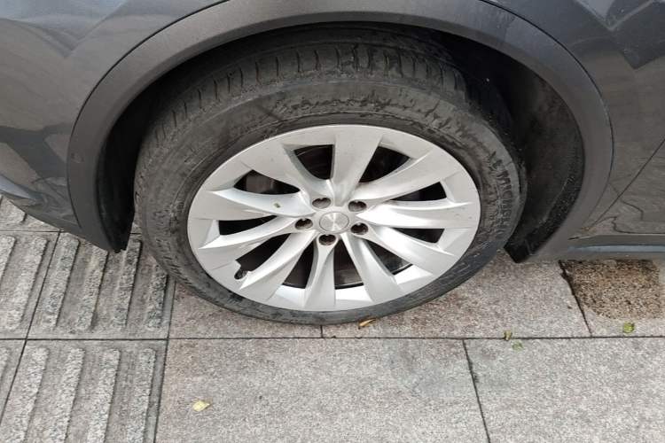 Used Tesla Model X 2019 Long-Range Version Left Front Wheel Hub