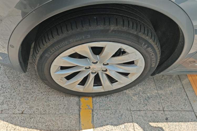 Used Tesla Model X 2019 Long-Range Version Left Front Wheel Hub