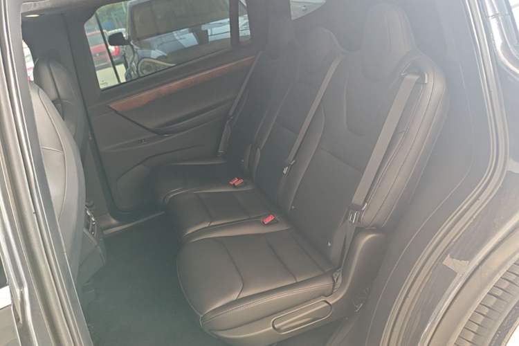 Used Tesla Model X 2019 Long-Range Version Left Rear Seat
