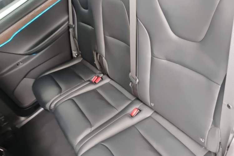 Used Tesla Model X 2019 Long-Range Version Left Rear Seat