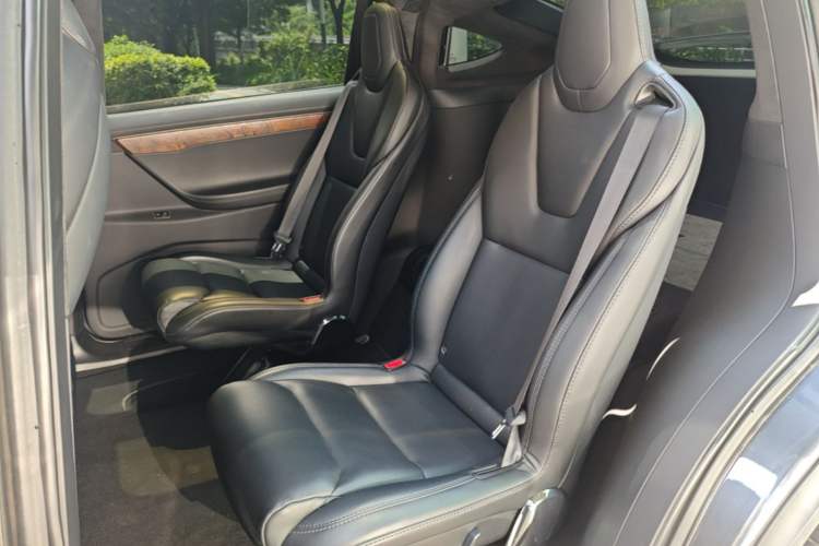 Used Tesla Model X 2019 Long-Range Version Left Rear Seat