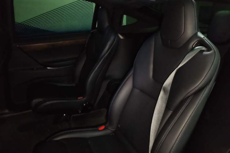 Used Tesla Model X 2019 Long-Range Version Left Rear Seat