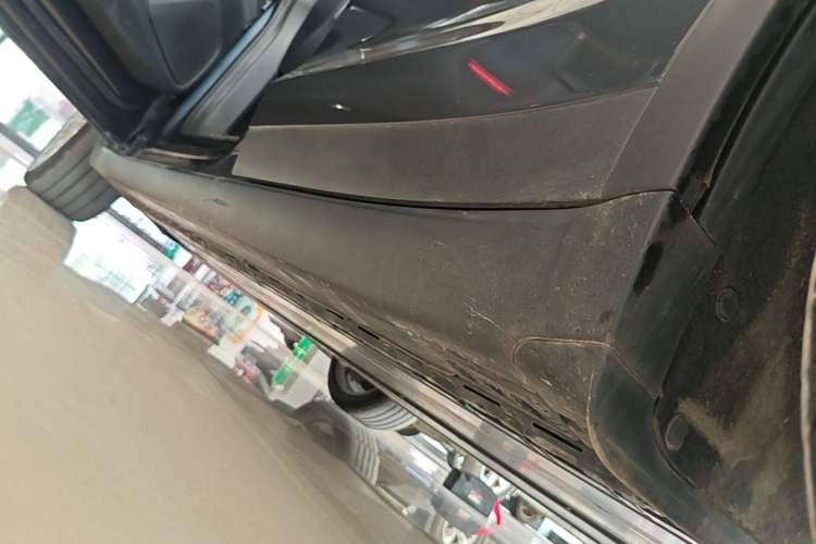 Used Tesla Model X 2019 Long-Range Version Left Side Sill