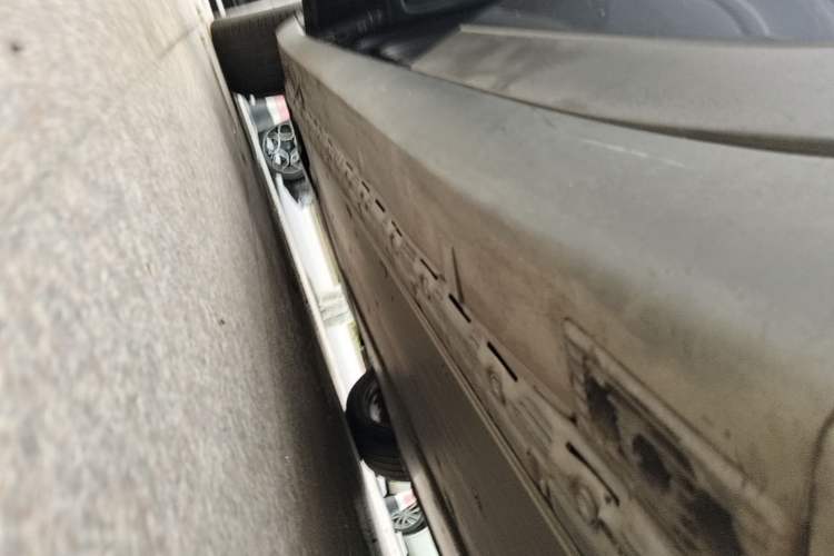 Used Tesla Model X 2019 Long-Range Version Left Side Sill