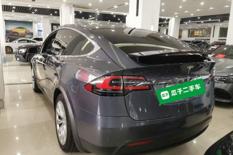 Used Tesla Model X 2019 Long-Range Version Rear Left 45 Deg