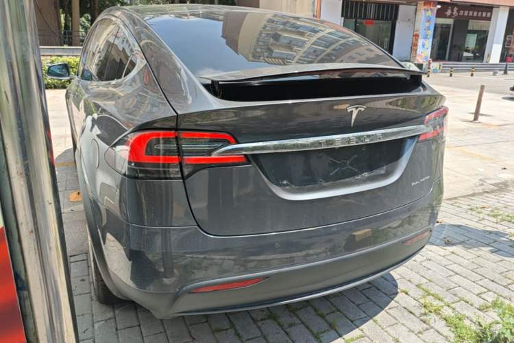 Used Tesla Model X 2019 Long-Range Version Rear Left 45 Deg