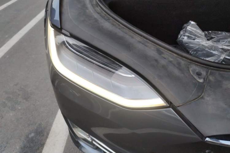 Used Tesla Model X 2019 Long-Range Version Right Front Headlight