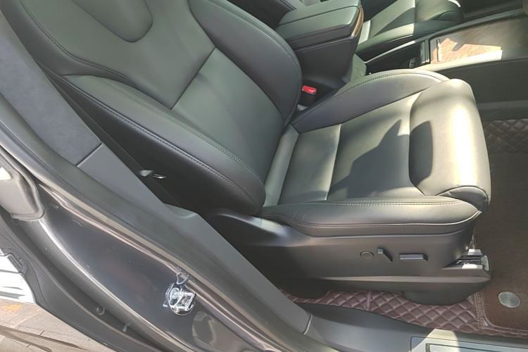 Used Tesla Model X 2019 Long-Range Version Right Front Seat