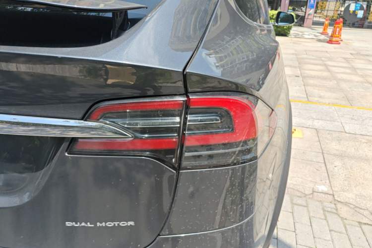 Used Tesla Model X 2019 Long-Range Version Right Rear Taillight