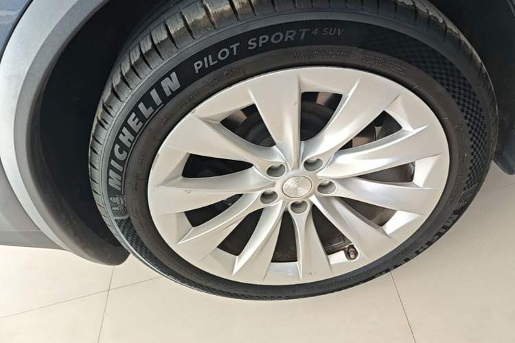 Used Tesla Model X 2019 Long-Range Version Right Rear Wheel Hub