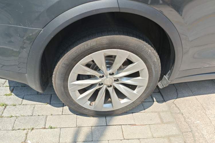 Used Tesla Model X 2019 Long-Range Version Right Rear Wheel Hub