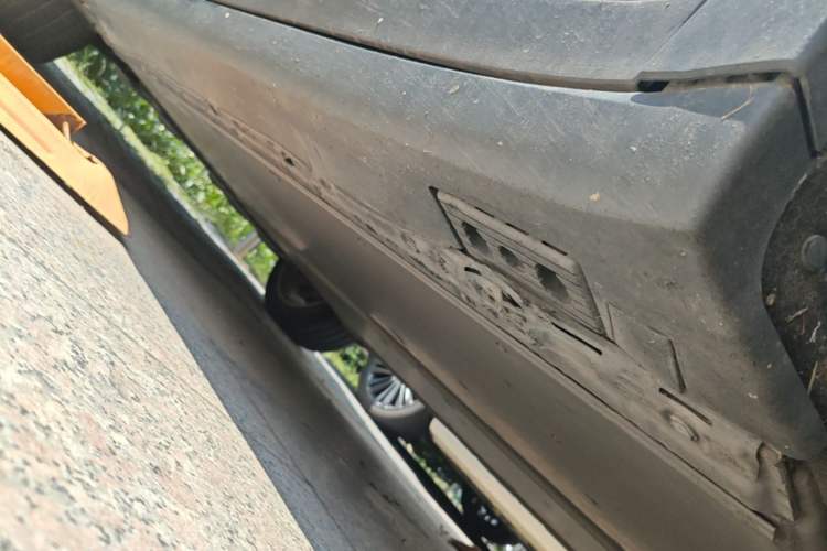Used Tesla Model X 2019 Long-Range Version Right Side Sill