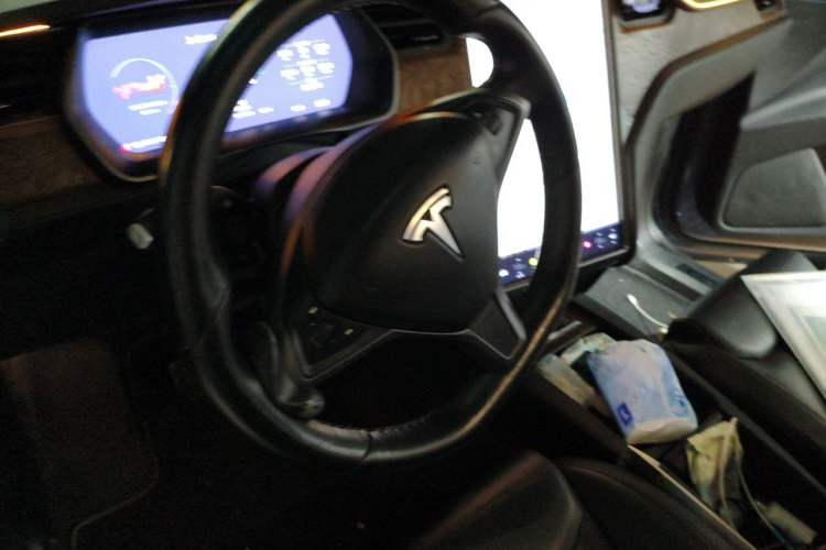 Used Tesla Model X 2019 Long-Range Version Steering Wheel