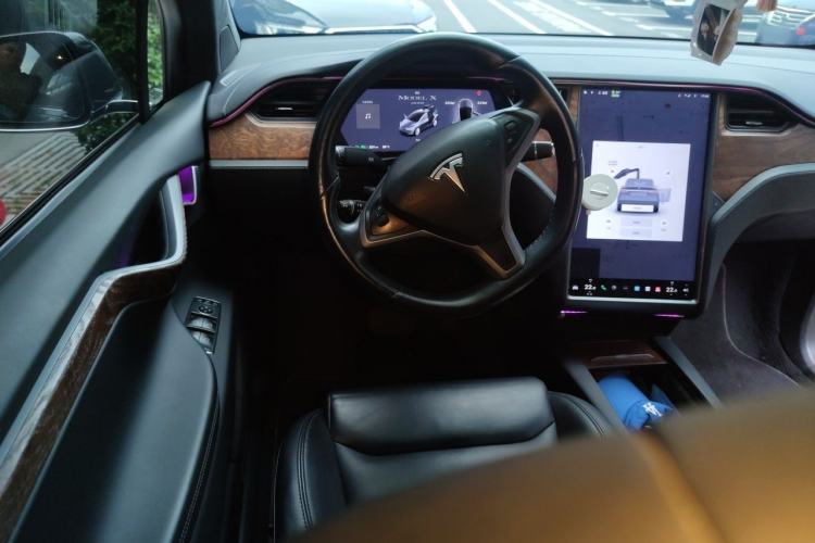Used Tesla Model X 2019 Long-Range Version Steering Wheel