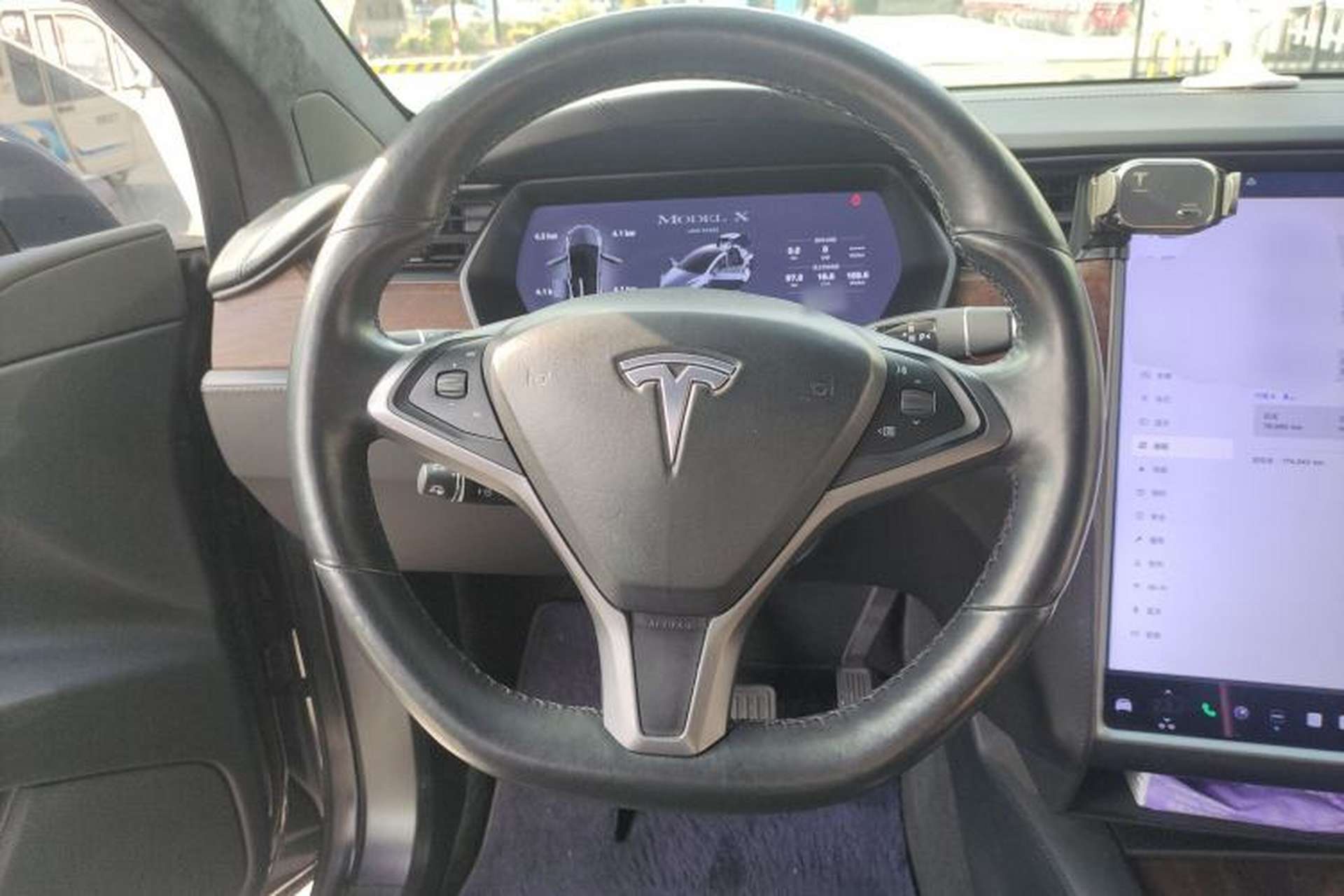 Used Tesla Model X 2019 Long-Range Version Steering Wheel