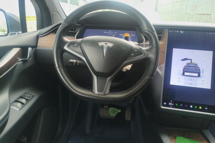 Used Tesla Model X 2019 Long-Range Version Steering Wheel