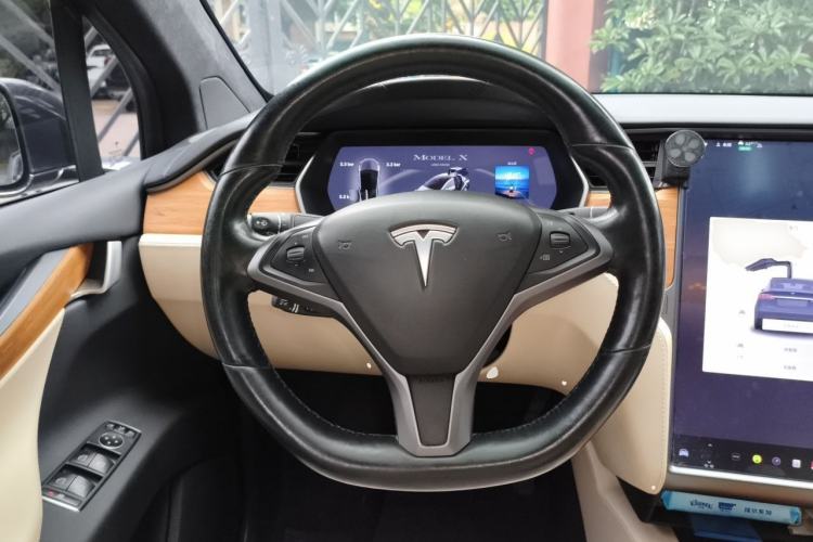 Used Tesla Model X 2019 Long-Range Version Steering Wheel