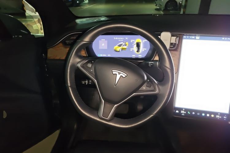 Used Tesla Model X 2019 Long-Range Version Steering Wheel
