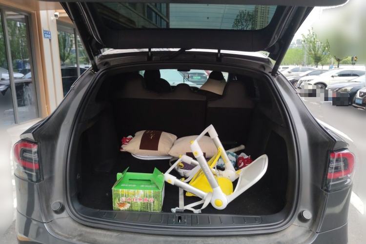 Used Tesla Model X 2019 Long-Range Version Trunk