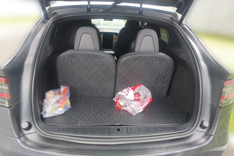 Used Tesla Model X 2019 Long-Range Version Trunk