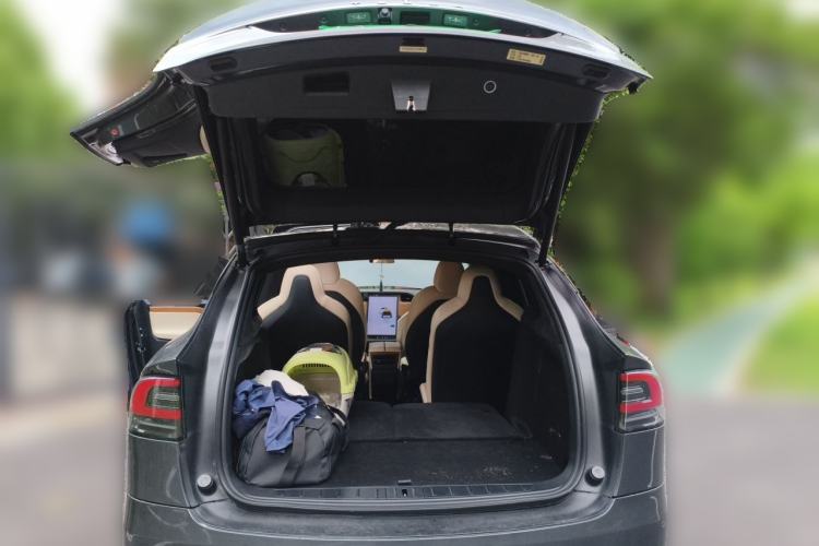 Used Tesla Model X 2019 Long-Range Version Trunk