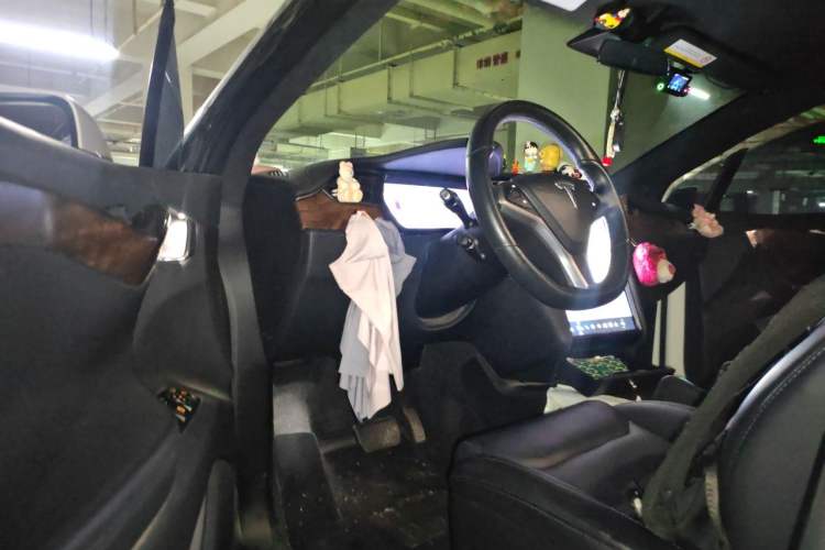 Used Tesla Model X 2019 Long-Range Version Driver Seat