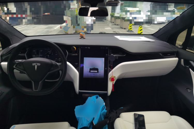 Used Tesla Model X 2019 Long-Range Version Center Console