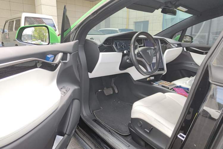 Used Tesla Model X 2019 Standard Range Version Interior 3