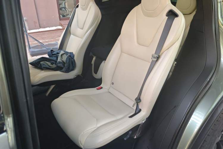 Used Tesla Model X 2019 Long-Range Version Left Rear Seat