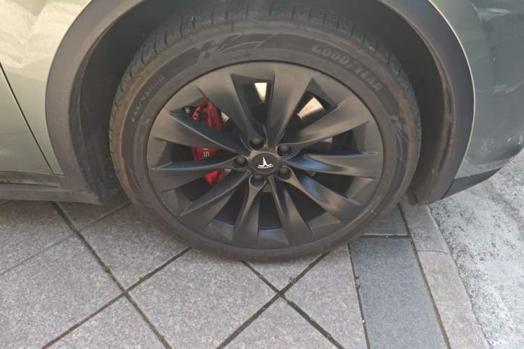 Used Tesla Model X 2019 Long-Range Version Right Front Wheel Hub