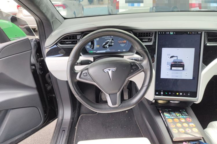 Used Tesla Model X 2019 Standard Range Version Steering Wheel