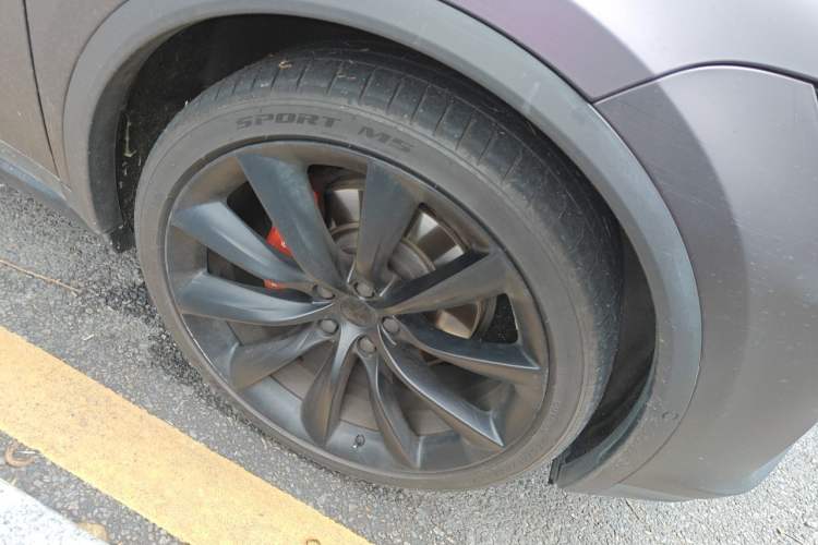 Used Tesla Model X 2019 Performance High-Performance Edition Right Front Wheel Hub
