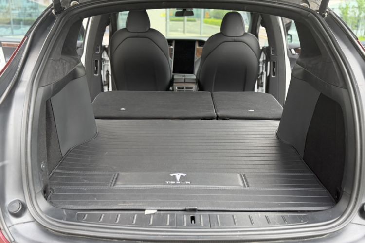 Used Tesla Model X 2019 Long-Range Version Interior 3