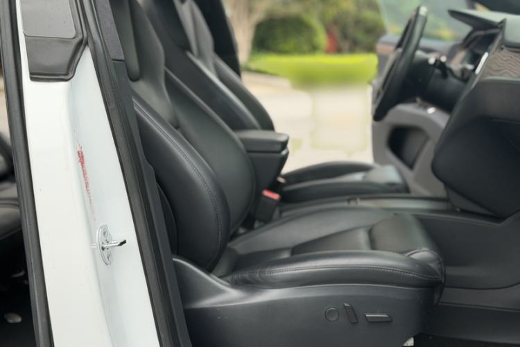 Used Tesla Model X 2019 Long-Range Version Right Front Seat