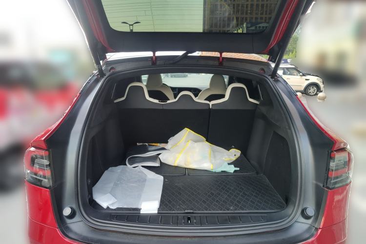 Used Tesla Model X 2019 Long-Range Version Trunk