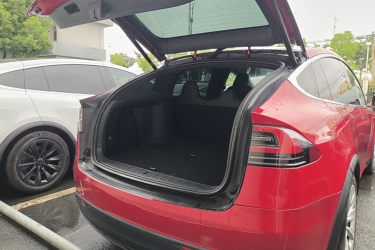 Used Tesla Model X 2019 Long-Range Version Trunk