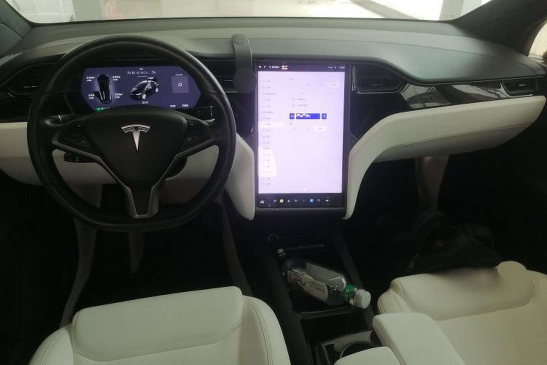 Used Tesla Model X 2019 Long-Range Version Center Console