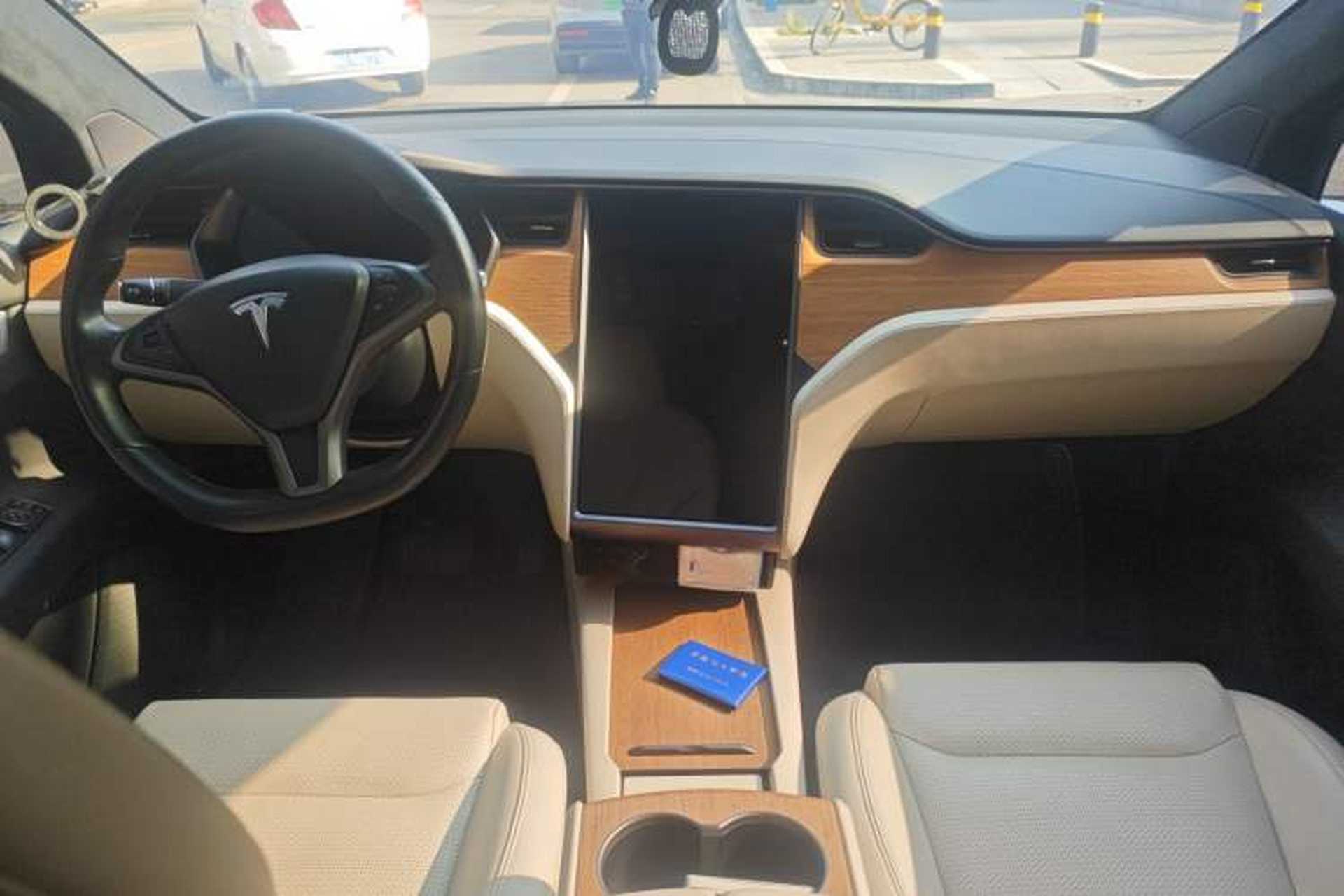 Used Tesla Model X 2019 Long-Range Version Center Console