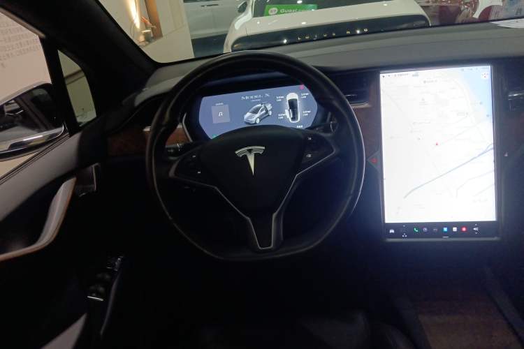 Used Tesla Model X 2019 Long-Range Version Steering Wheel