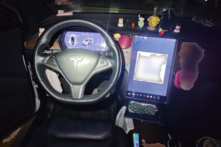 Used Tesla Model X 2019 Long-Range Version Steering Wheel