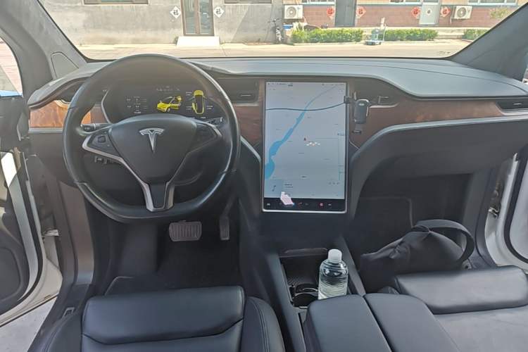 Used Tesla Model X 2019 Long-Range Version Center Console